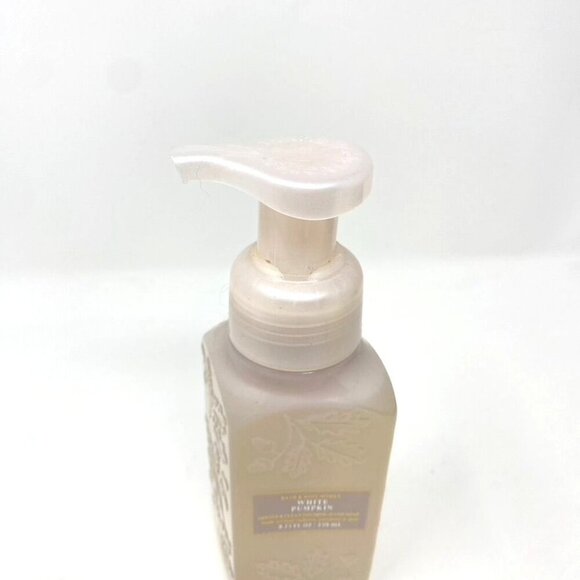 Bath & Body Works White Pumpkin Gentle And Clean Foaming Hand Soap - Picture 2 of 6